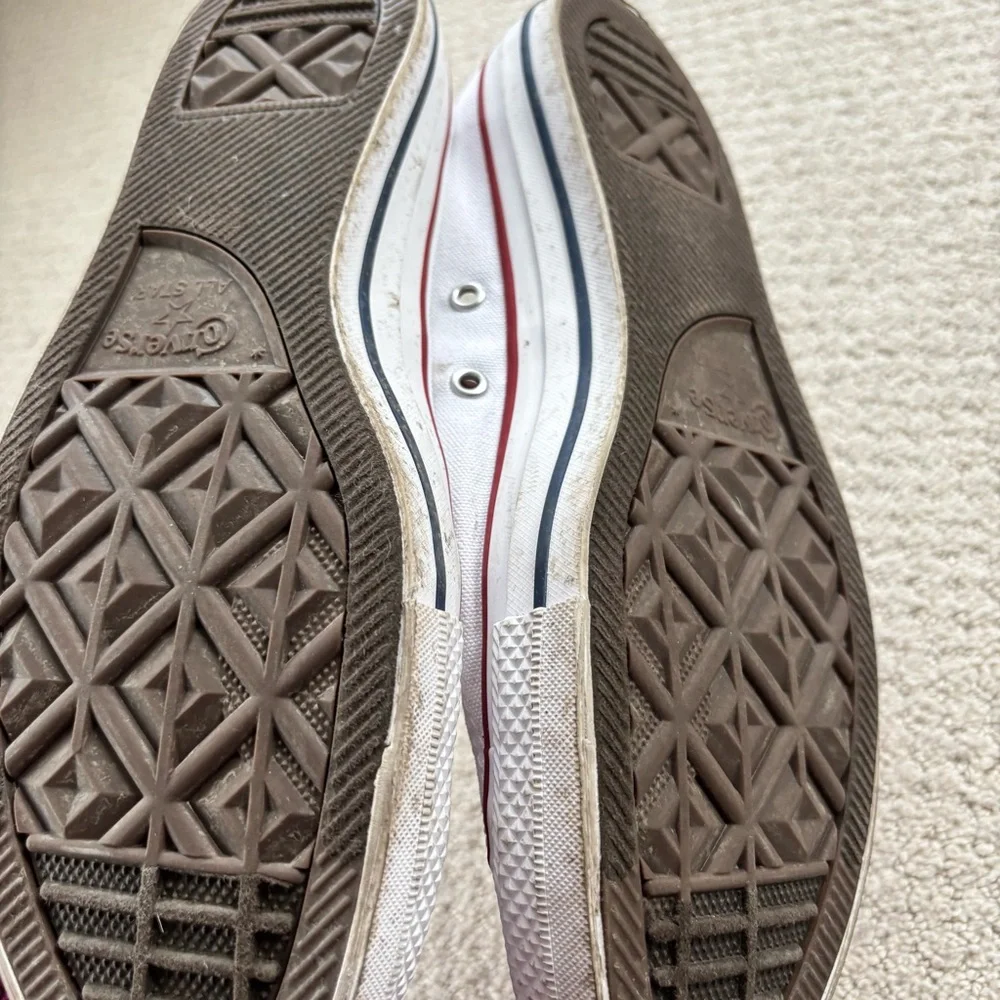 Converse White Low-Top Sneakers - Picture 4 of 7